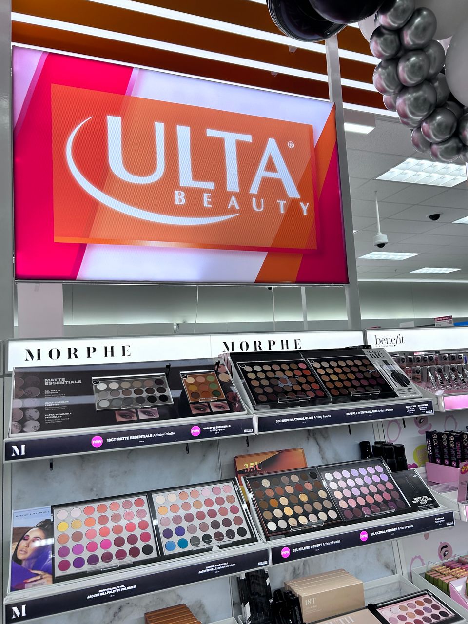 Ulta Beauty is fully stocked and has stations with disposables for trying on products.(Spectrum News/Nuy Cho)