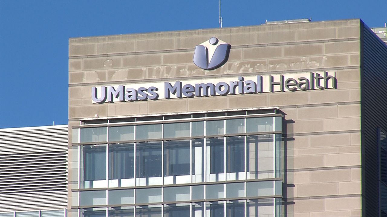 A sign on the exterior of UMass Memorial Medical Center in Worcester. (Spectrum News 1 file photo)