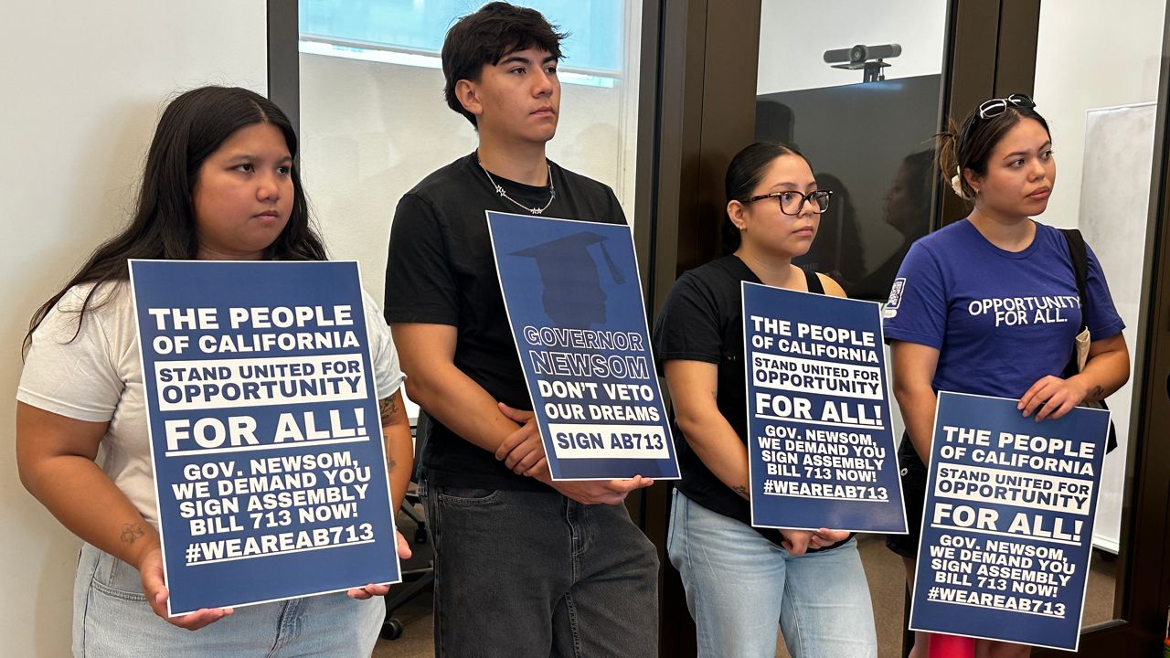 Bill to allow undocumented students in CA to apply for college campus jobs sits on Newsom's desk