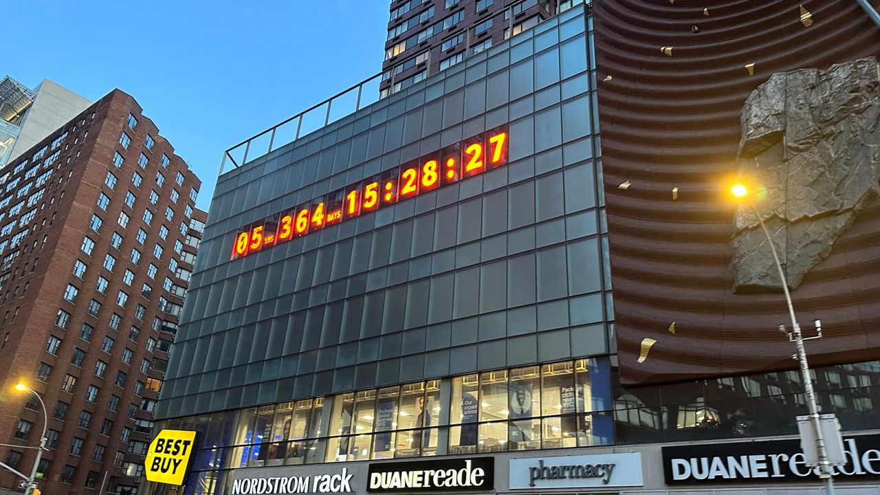 Union on sale square clock