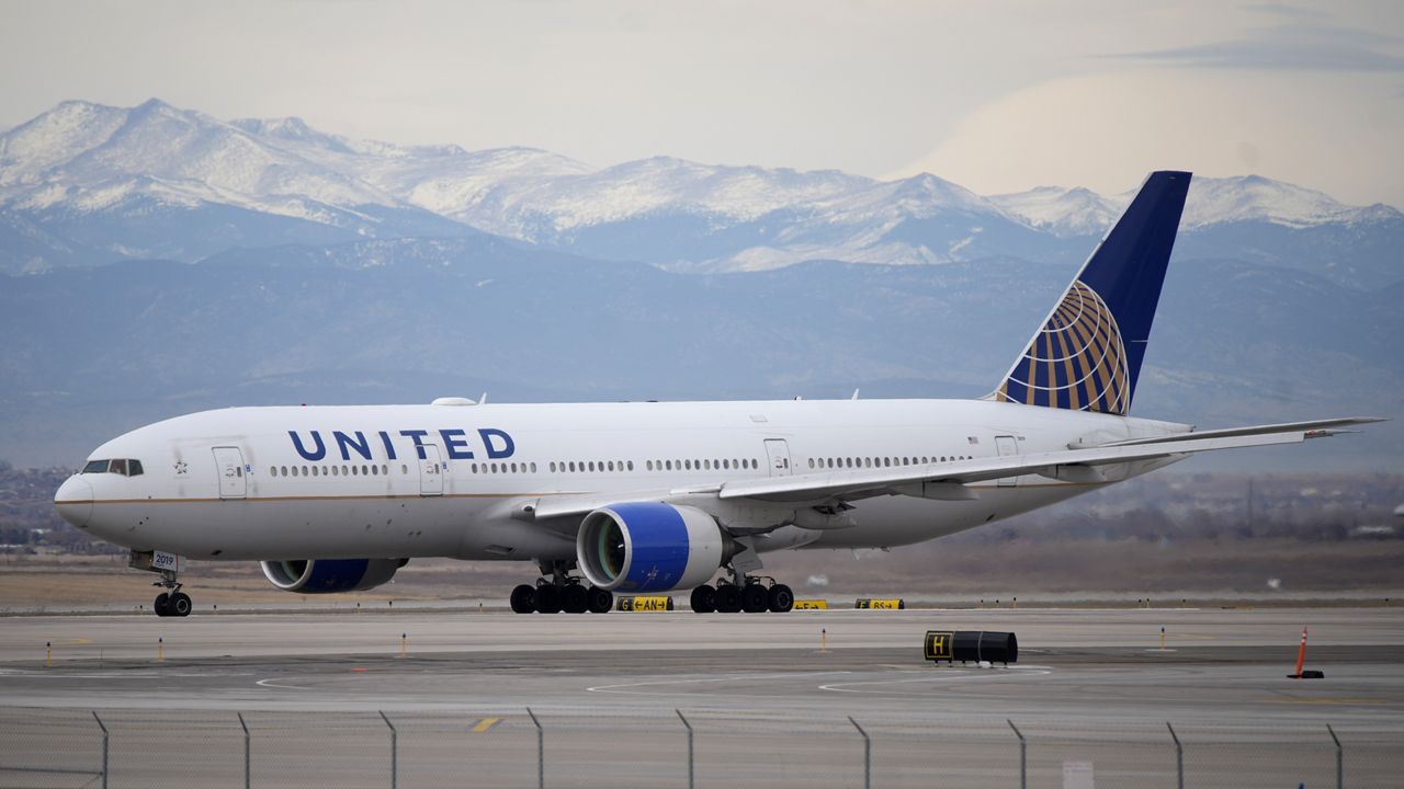 United flights briefly grounded due to tech issue