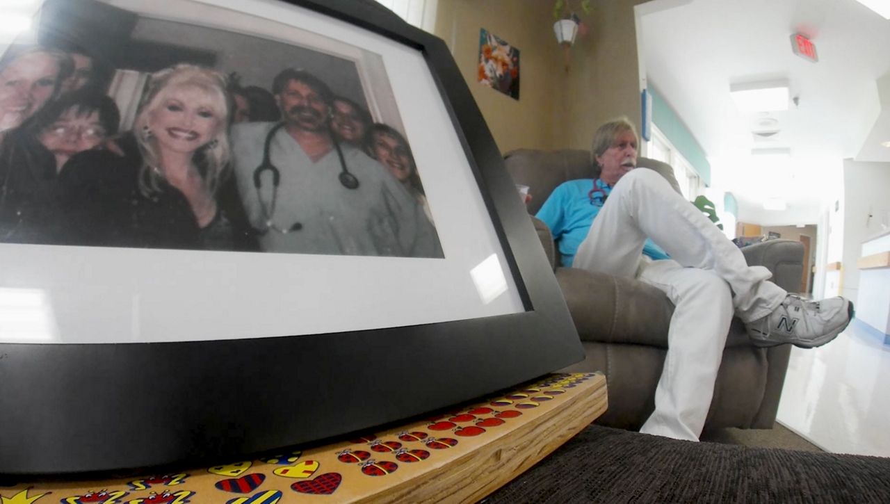 Dolly Parton’s Monroe memory still hangs on the wall 21 years later