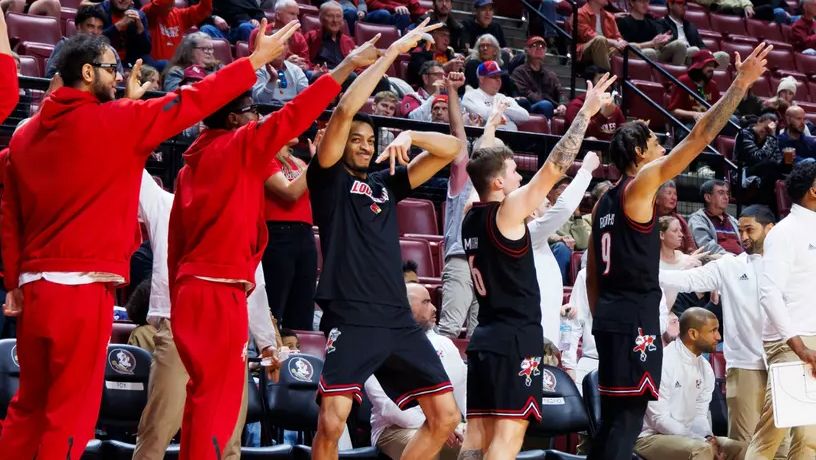 Reyne Smith's 27 points lead Louisville past Florida State 90-76