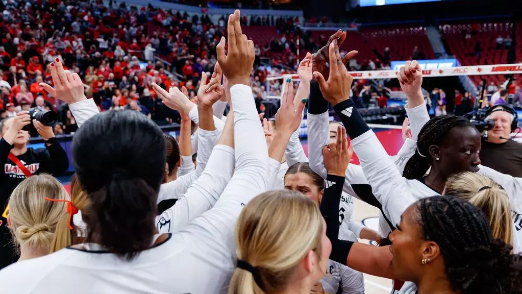 No. 1-seeded Cardinals defeat Northern Iowa 3-2, advance to regional semifinal 