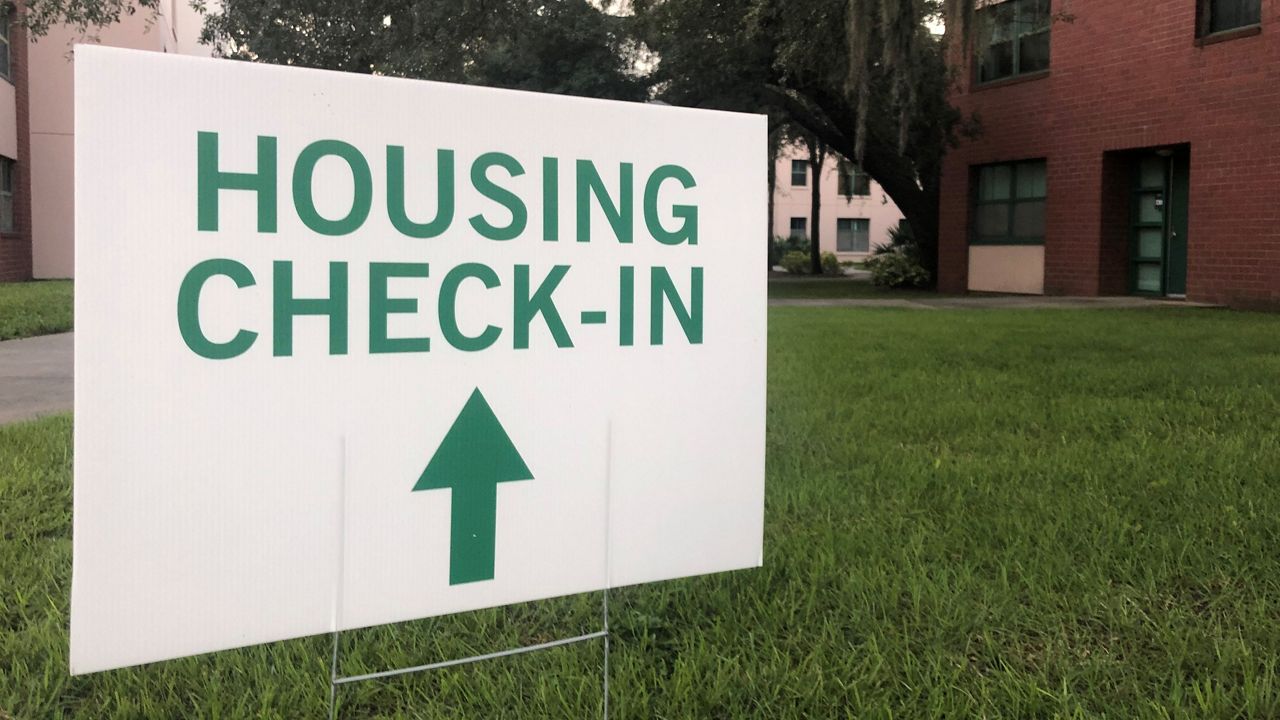 Movein day USF back 6,000 students to the dorms