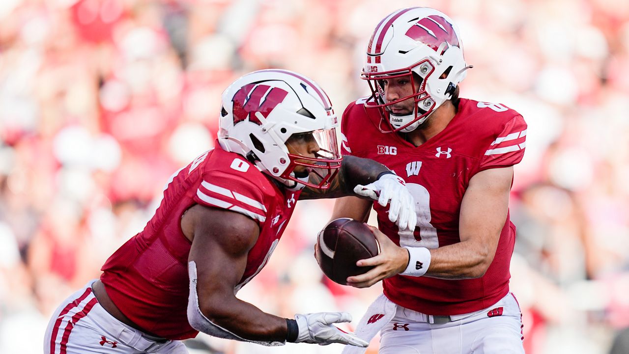 Wisconsin chases 17th straight victory over Purdue