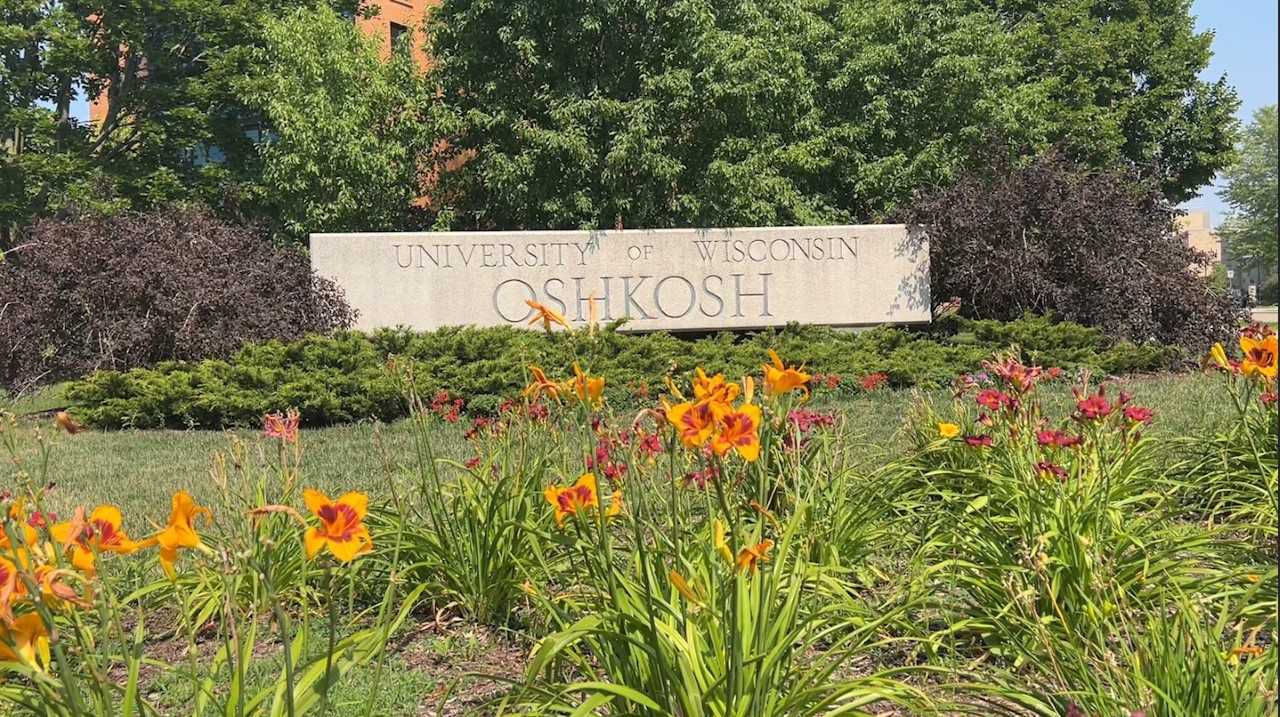 UW Oshkosh sign