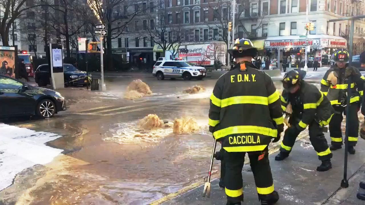 Water Main Break Floods Upper West Side Intersection