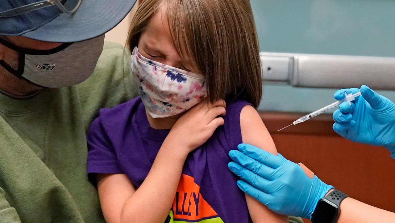CVS y Walgreens ya vacunan a niños menores de 5 años