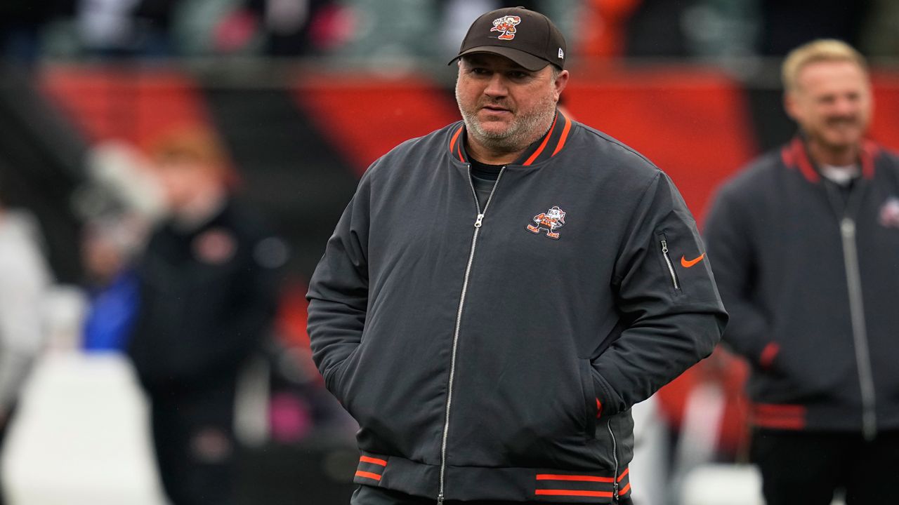 Patriots hire former Browns offensive coordinator