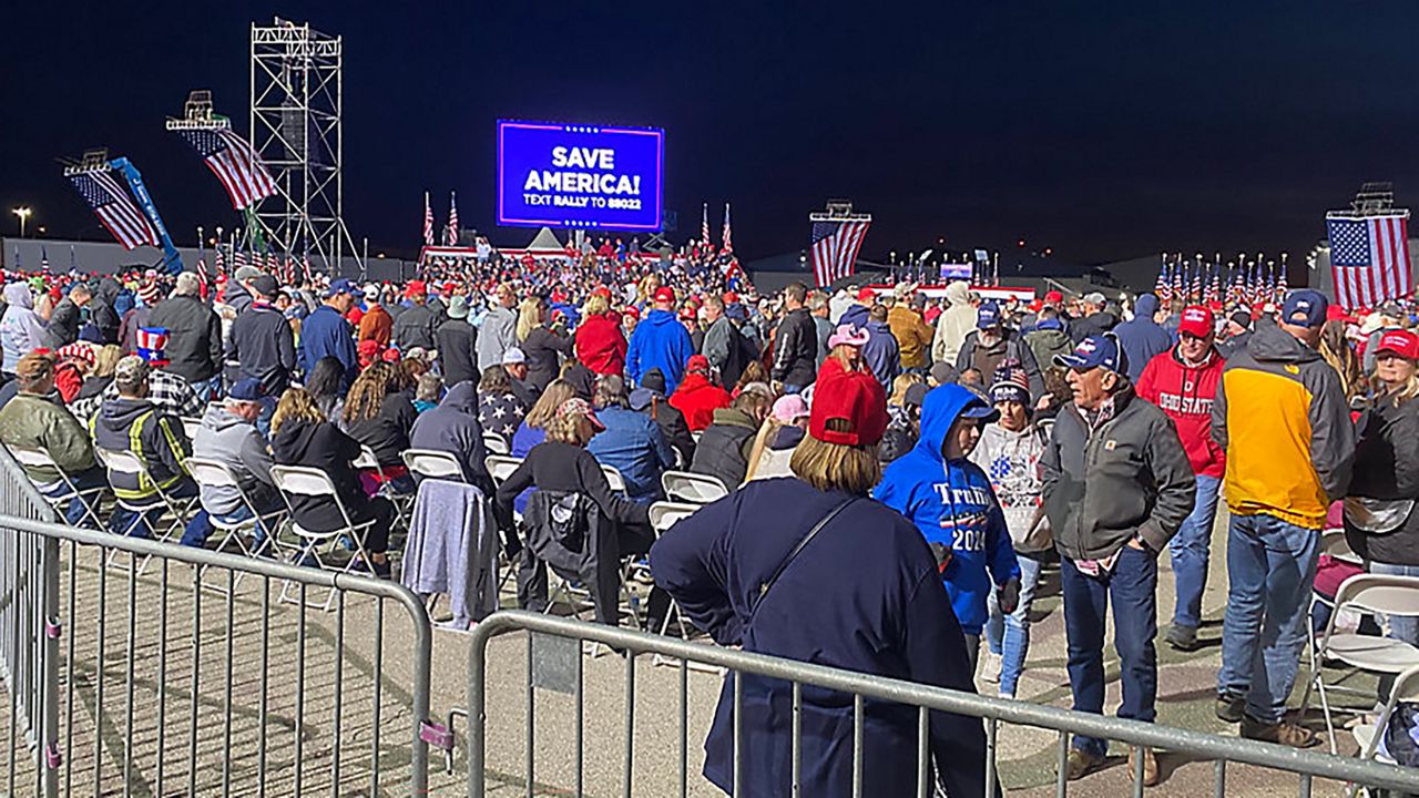 Crowd at Ohio Trump rally calls for change ahead of midterms