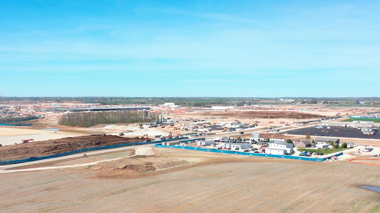 Resident voices concern over potential pollution from new data center in Ozaukee County