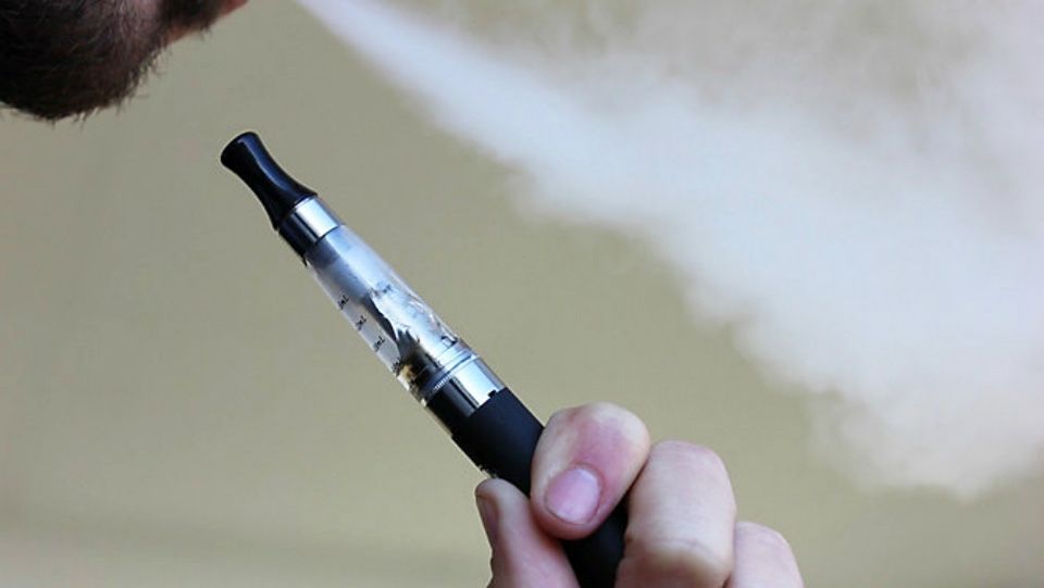 FL raised legal age to smoke, vape to 21 some are unhappy