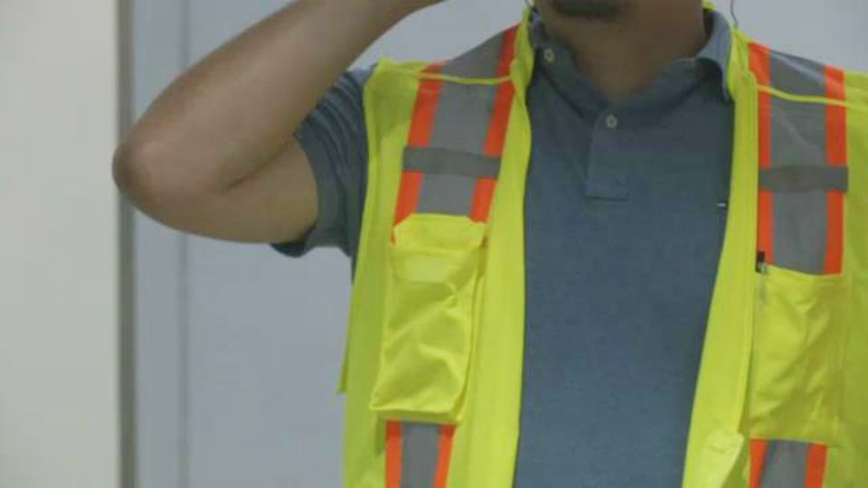 Construction worker vest (Spectrum News/File)
