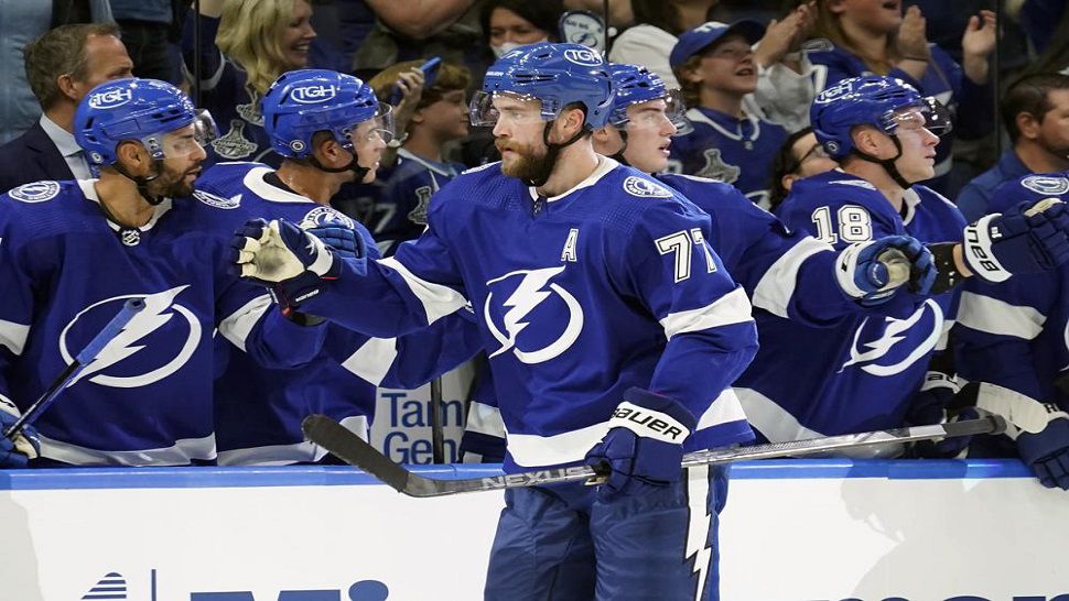 Palat scores late, Lightning beat Rangers 3-2 in Game 3