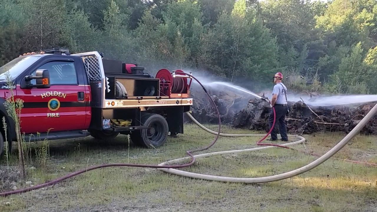 Crews respond to bursh fire in Holden Monday morning