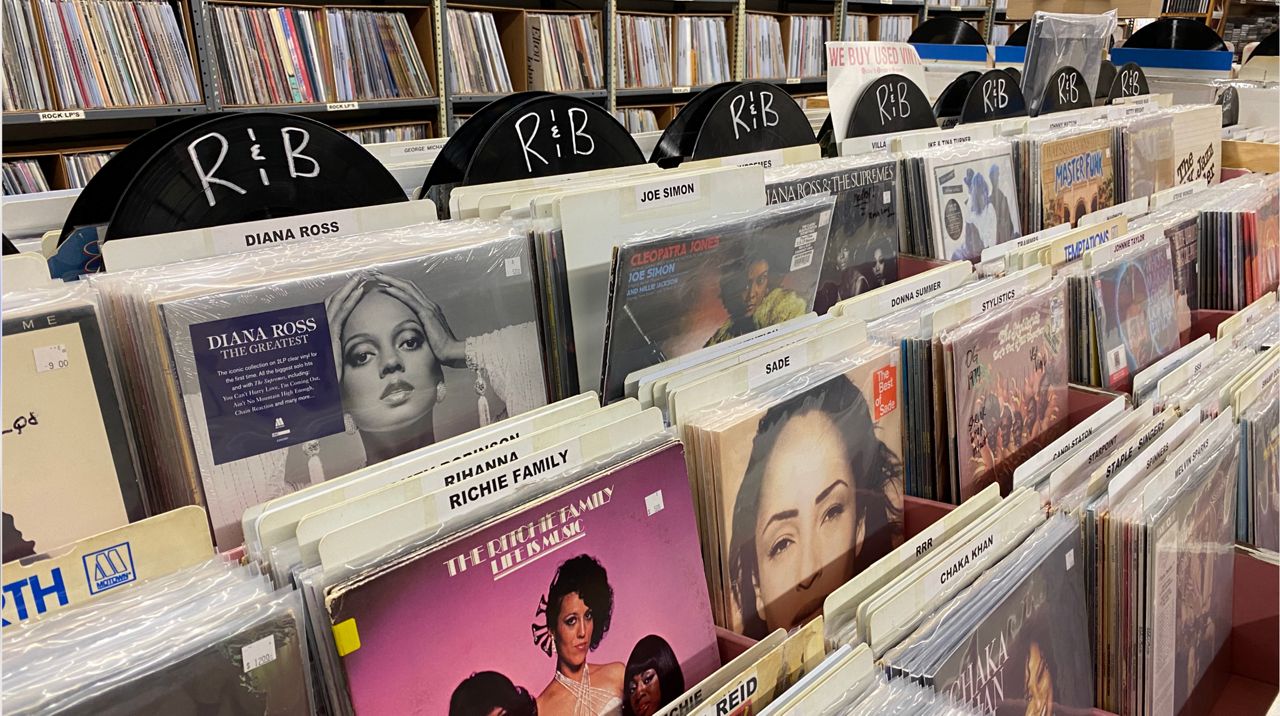 Vinyl records are outselling CDs again