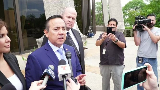 Sen. Carlos Uresti outside the Bexar Co. courthouse after turning himself in on May 17, 2017. 