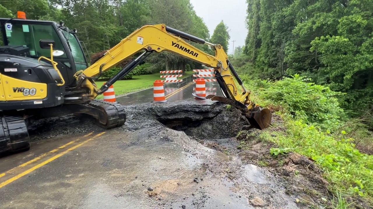 Sinkhole shuts down portions of U.S. 221 in Avery County