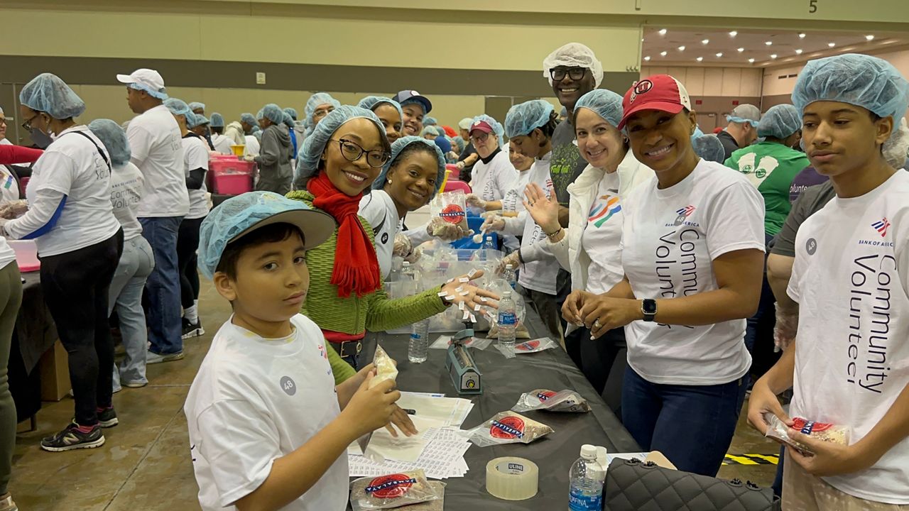 More Than 3,000 Volunteers Pack 1 Million Food Bags