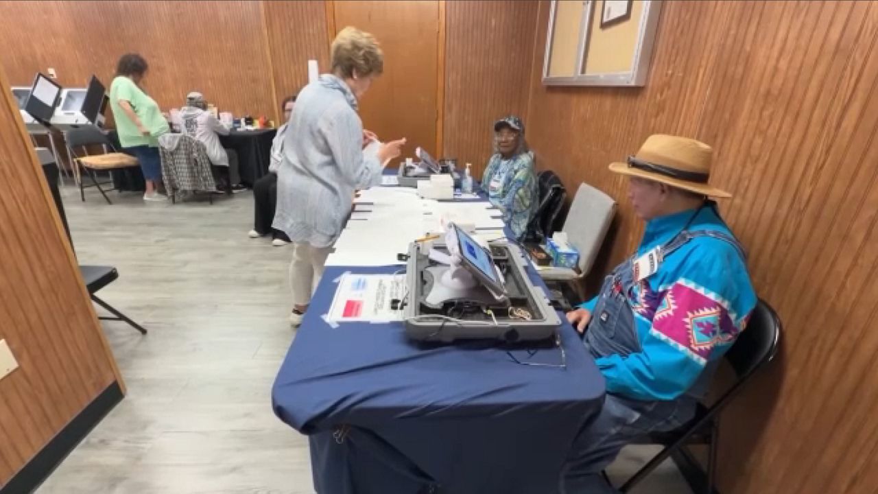 Refuerzan la seguridad para las elecciones en Texas