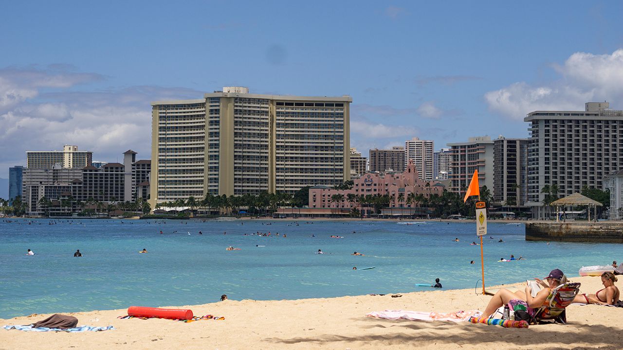 A quiet day on Waikiki Beach. (Spectrum News/Sarah Yamanaka)