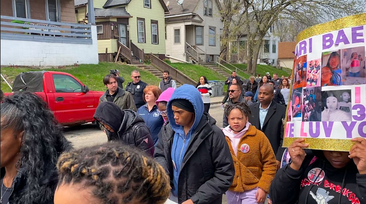 Milwaukee residents walking to rally against recent gun violence