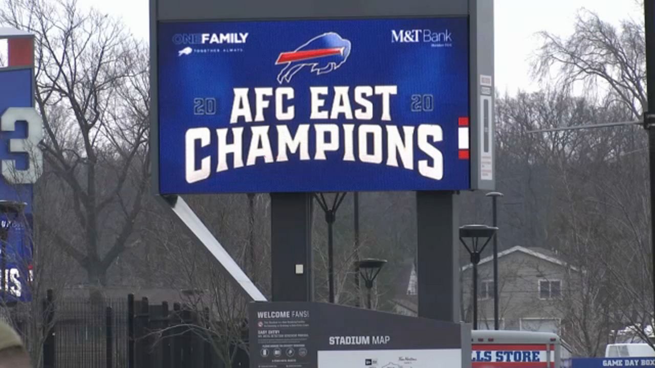 Bills fans welcome back AFC East champions at Buffalo Airport