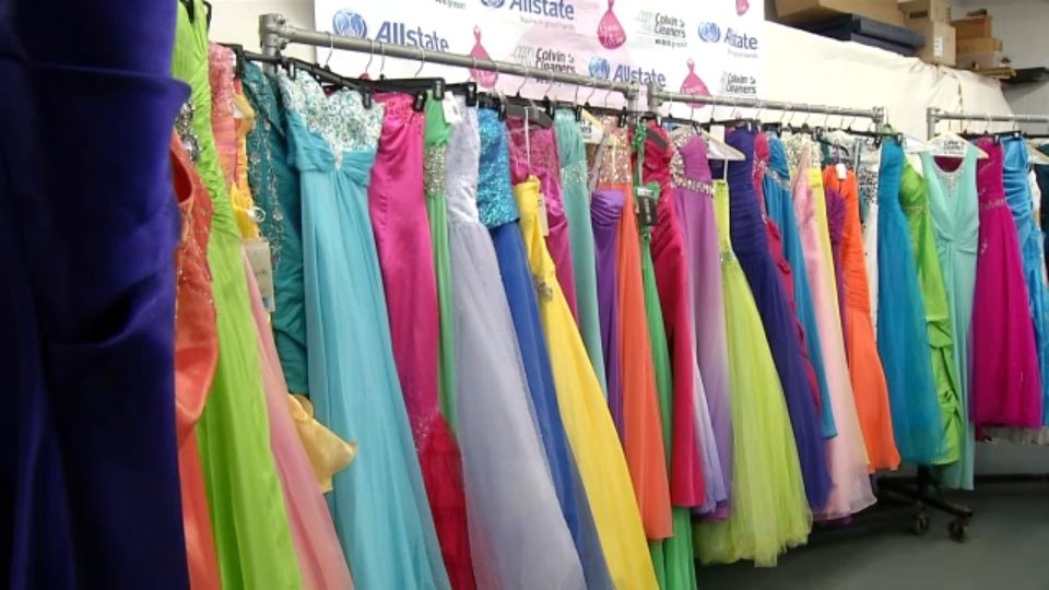 Gowns for prom store 2019 colvin cleaners