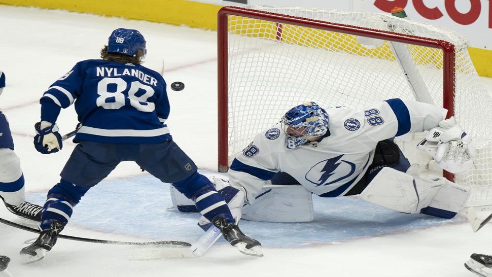 Palat scores late, Lightning beat Rangers 3-2 in Game 3