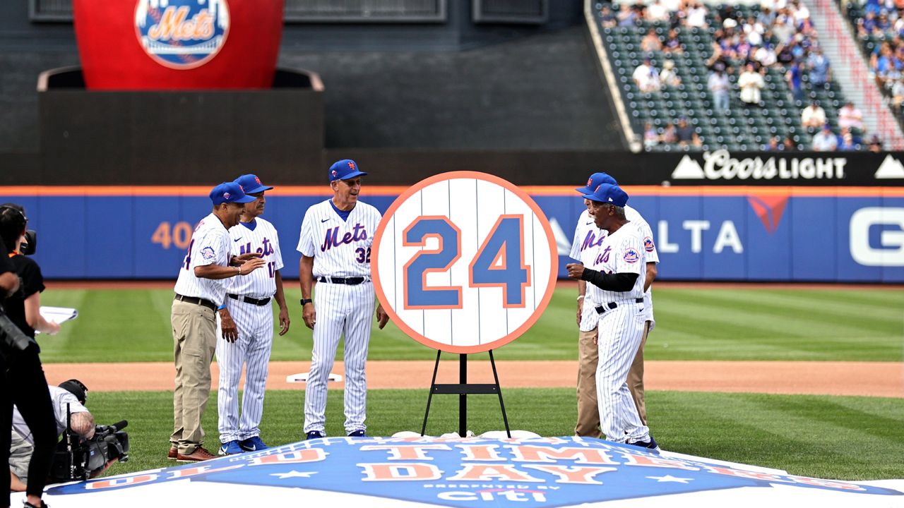 Mets retire Willie Mays' No. 24 as Old-Timers' Day returns