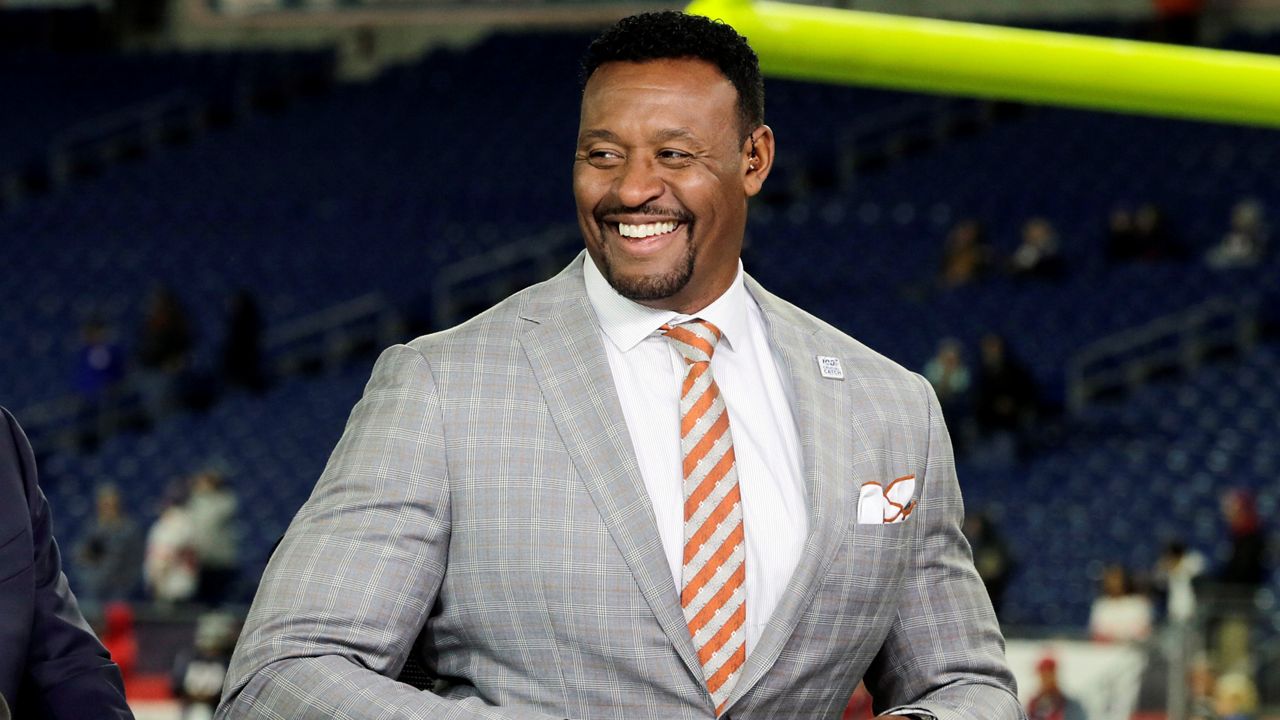 NFL Network's Willie McGinest Reveals Why He Can't Straighten His