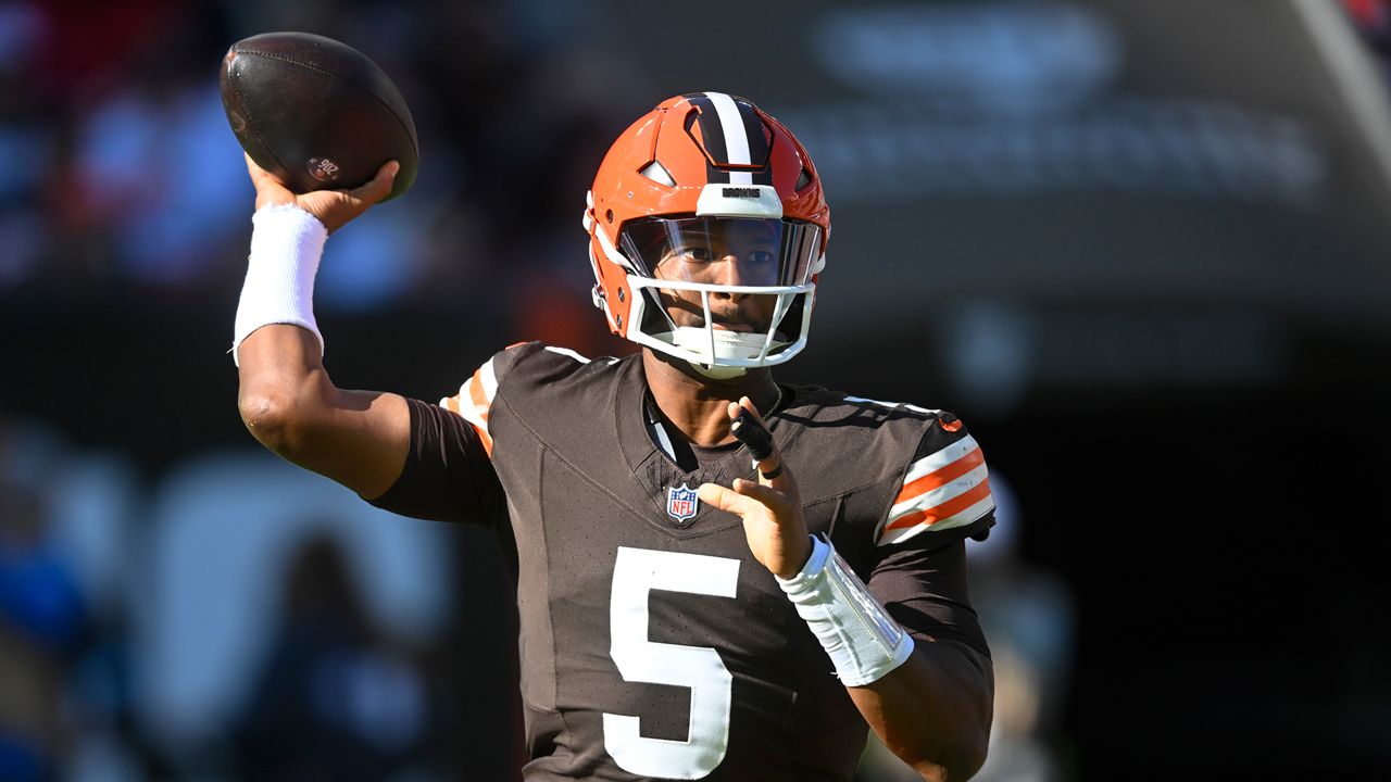 Cleveland Browns quarterback Jameis Winston (5) throws against the Baltimore Ravens during the second half of an NFL football game in Cleveland, Sunday, Oct. 27, 2024. (AP Photo/David Richard)