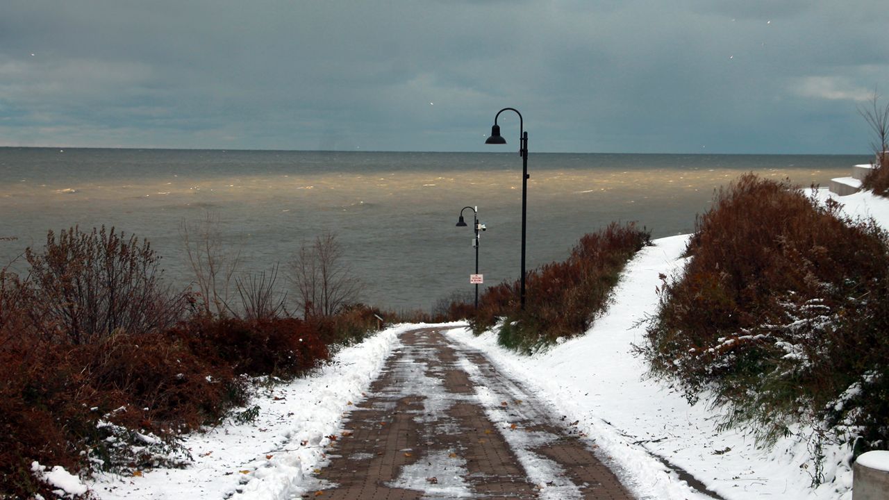 Impacts of low ice on Lake Erie