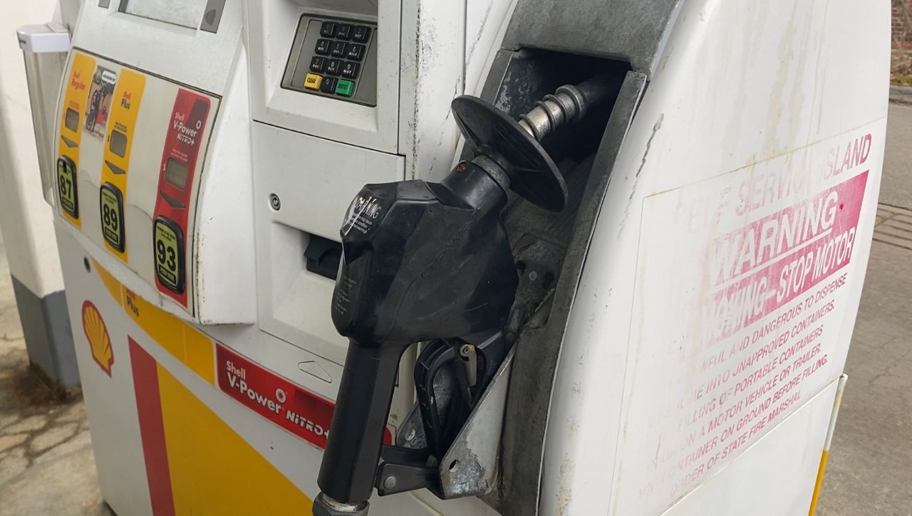 How does New York's gas tax work?