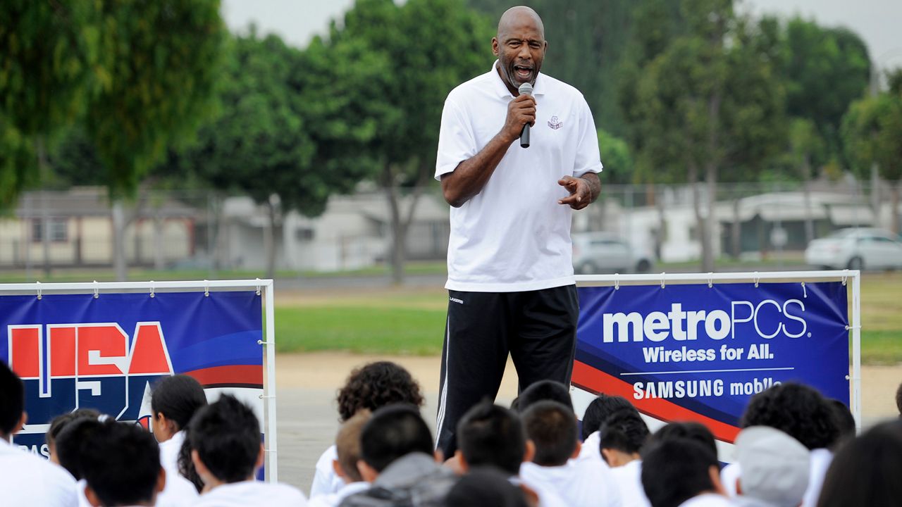 James Worthy - NBA Analyst - Spectrum SportsNet