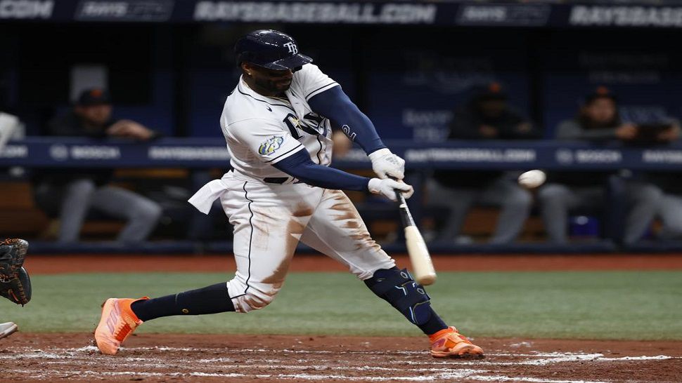 Rays' Randy Arozarena ties postseason record with World Series home run