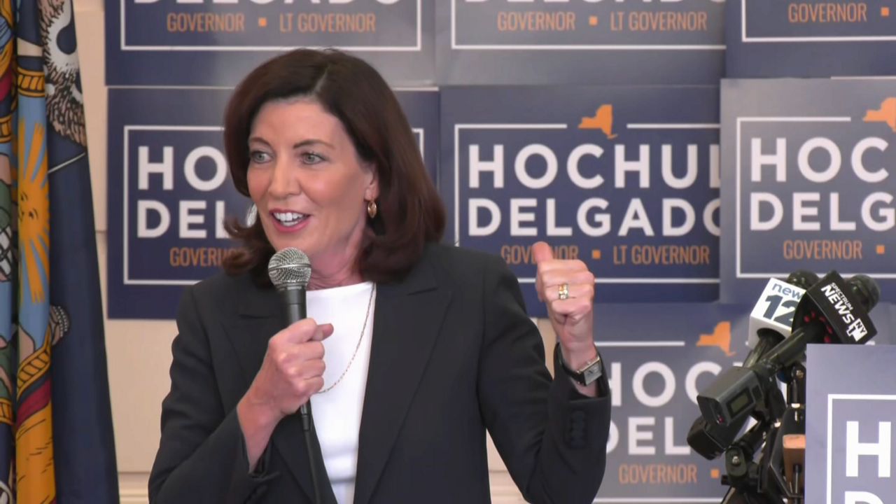 Hochul rallies in Westchester, Zeldin touts early voting