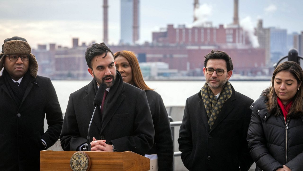 Mayor Mamdani reassures Venezuelans in NYC amid U.S. capture of Maduro