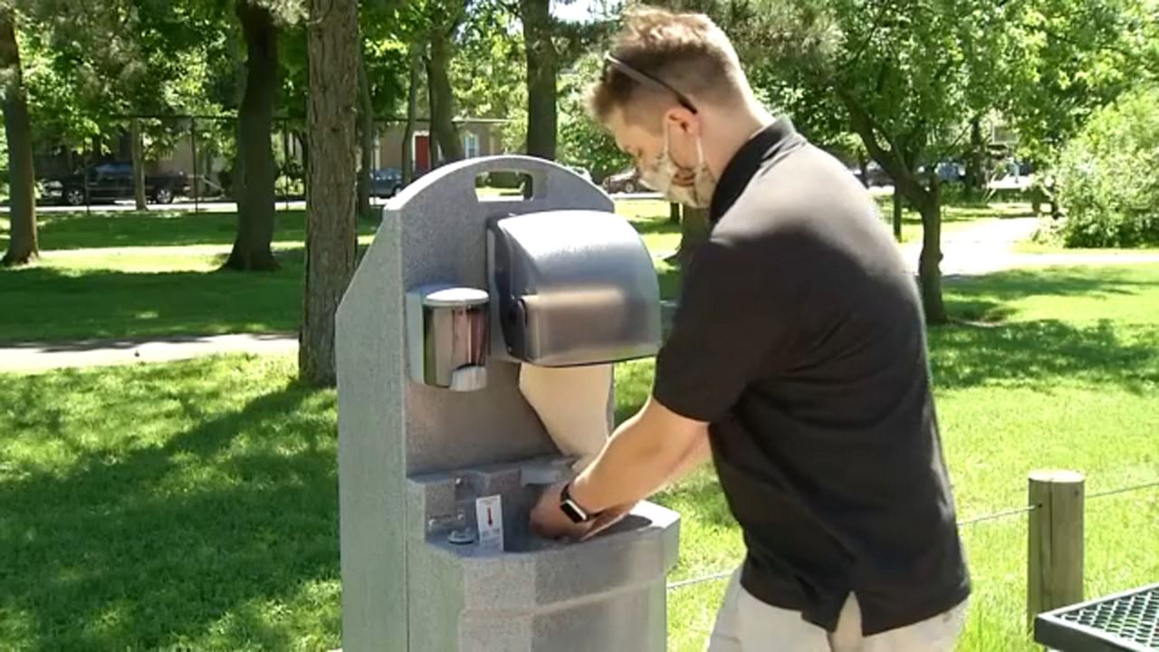 Buffalo Zoo hand washing station 