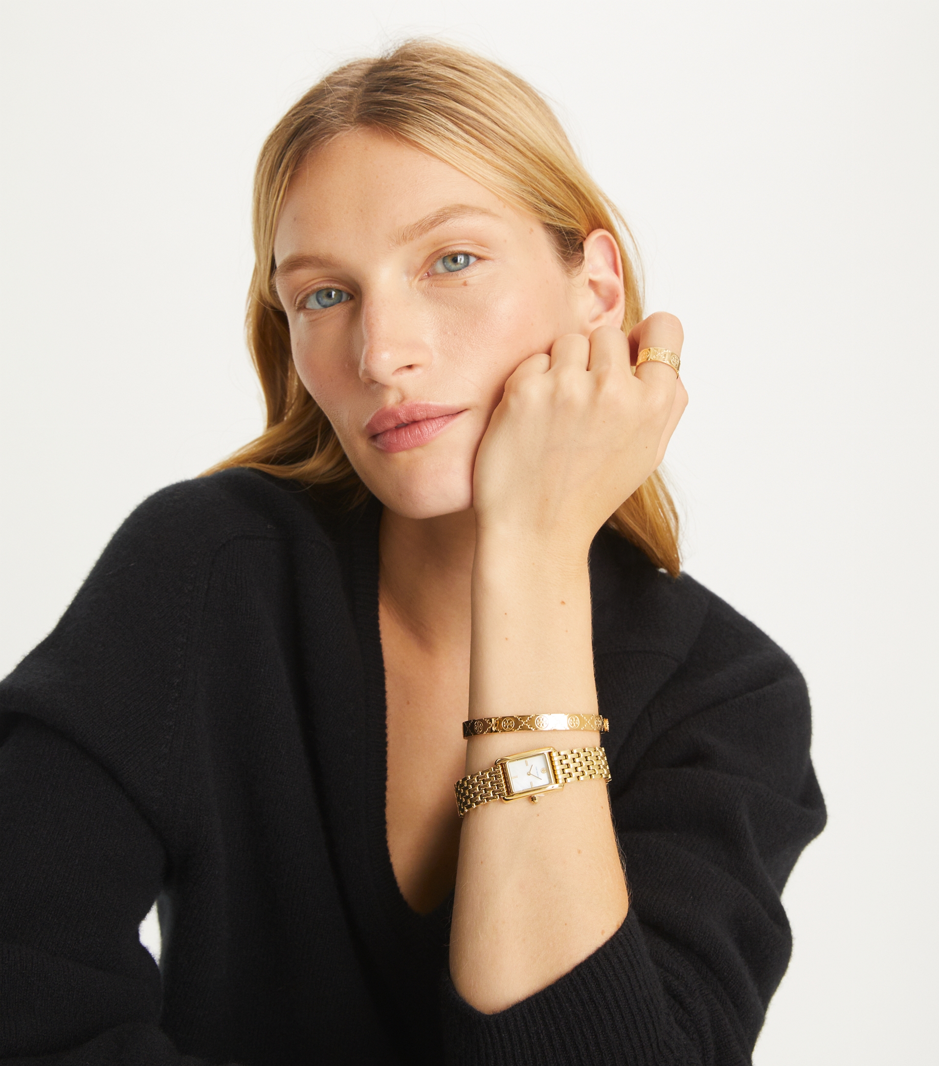 Icon T Monogram Hinge Bracelet image number 3
