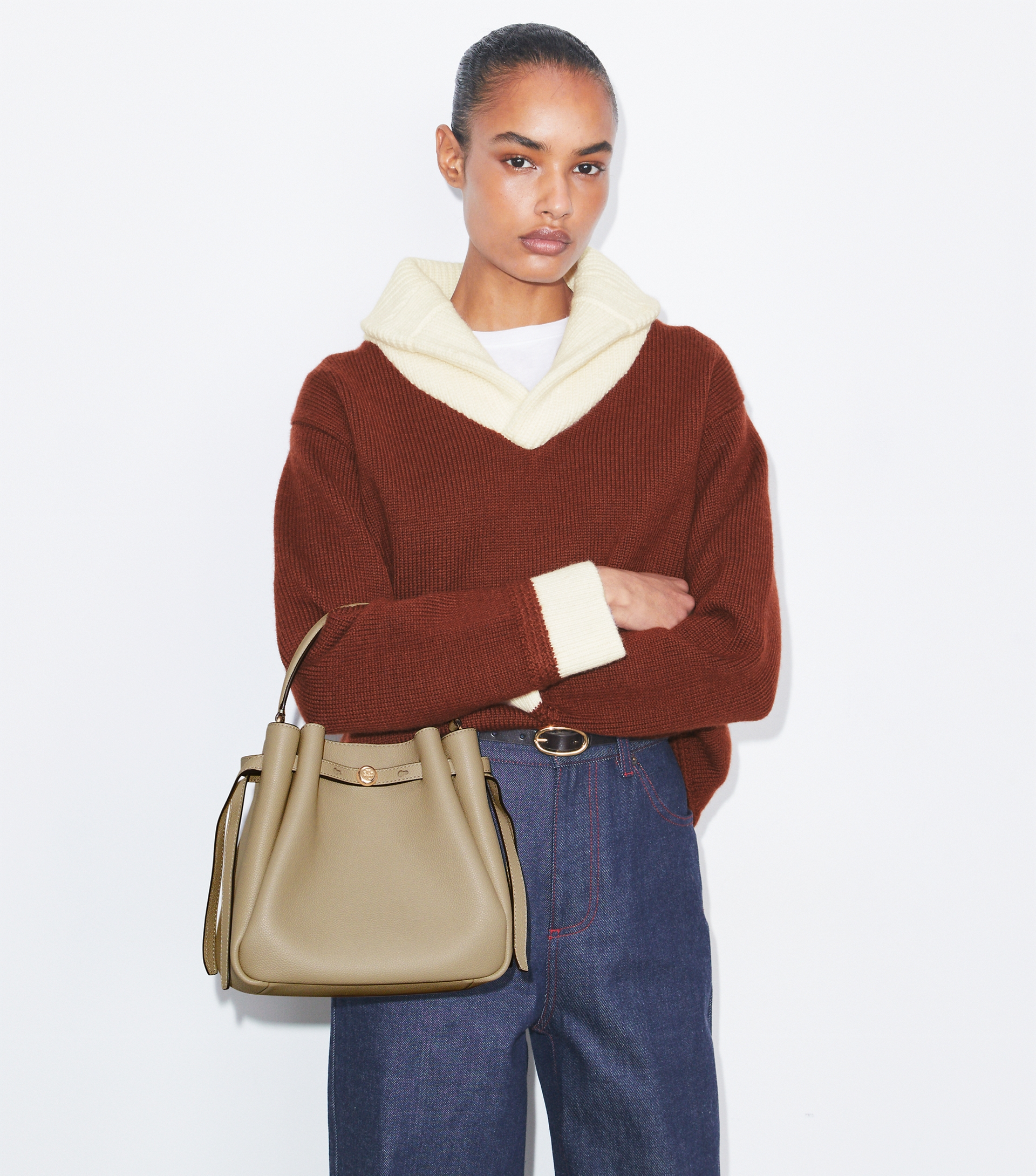 Romy Bucket Bag image number 2