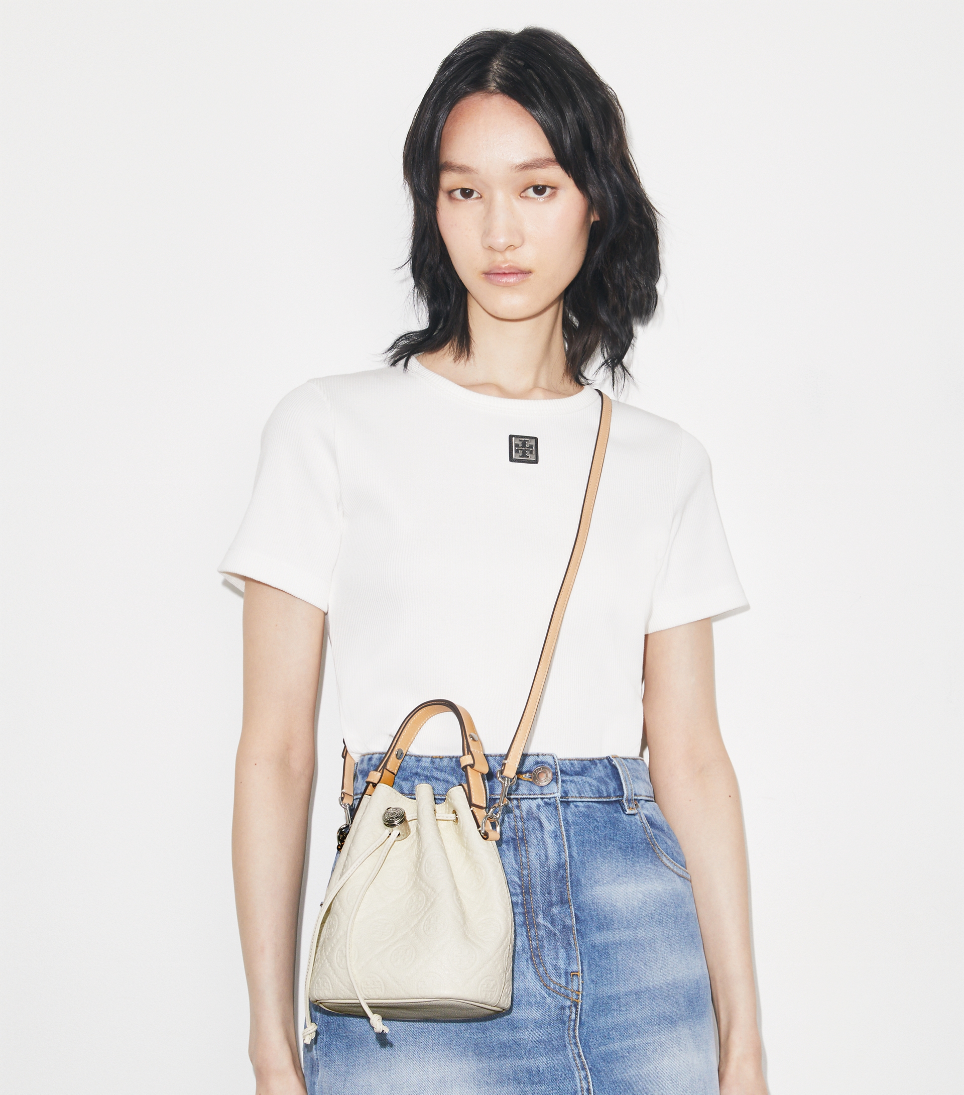 T Monogram Pebble Bucket Bag image number 1