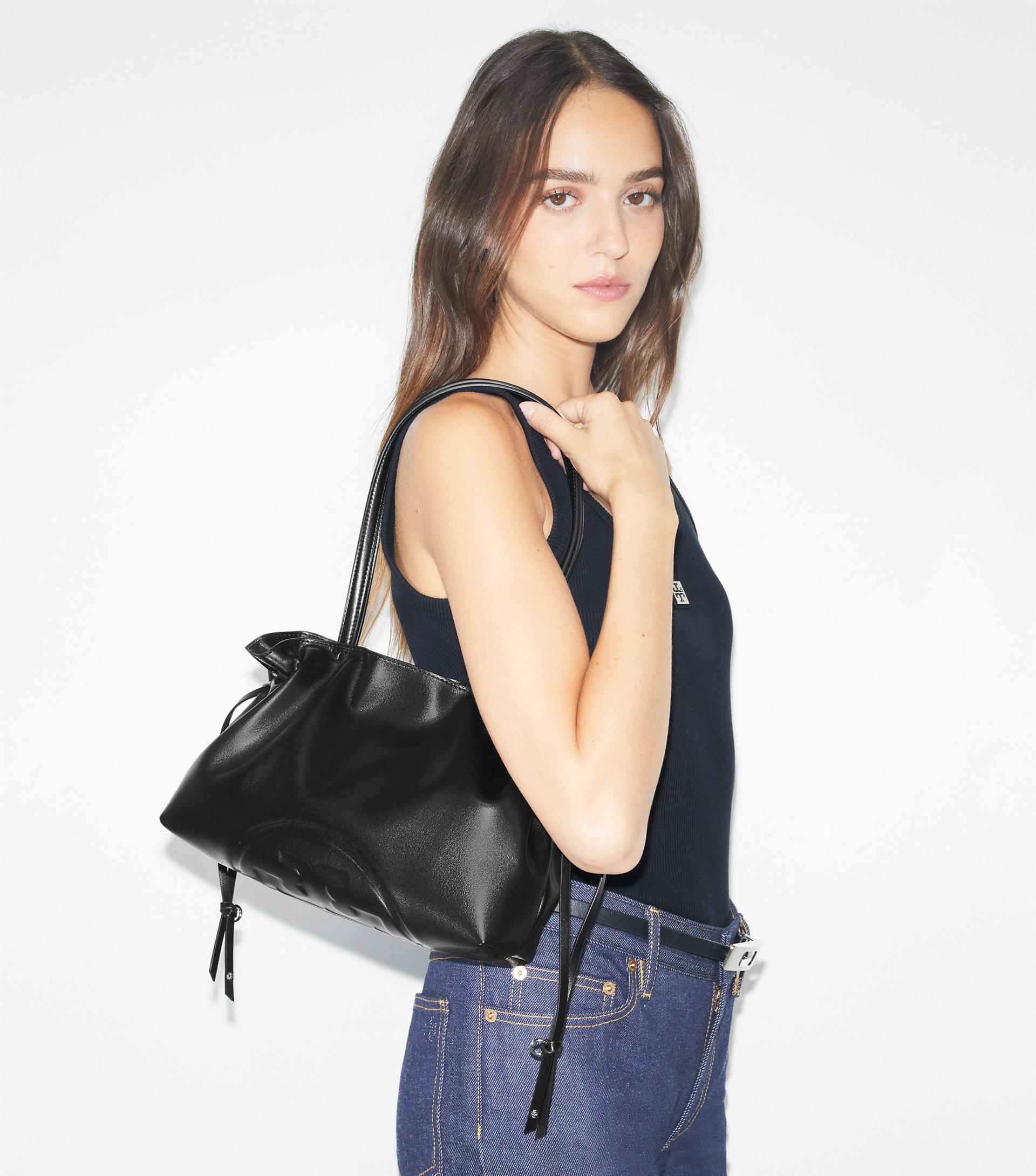 Small Ella natuura&trade; Drawstring Tote image number 1