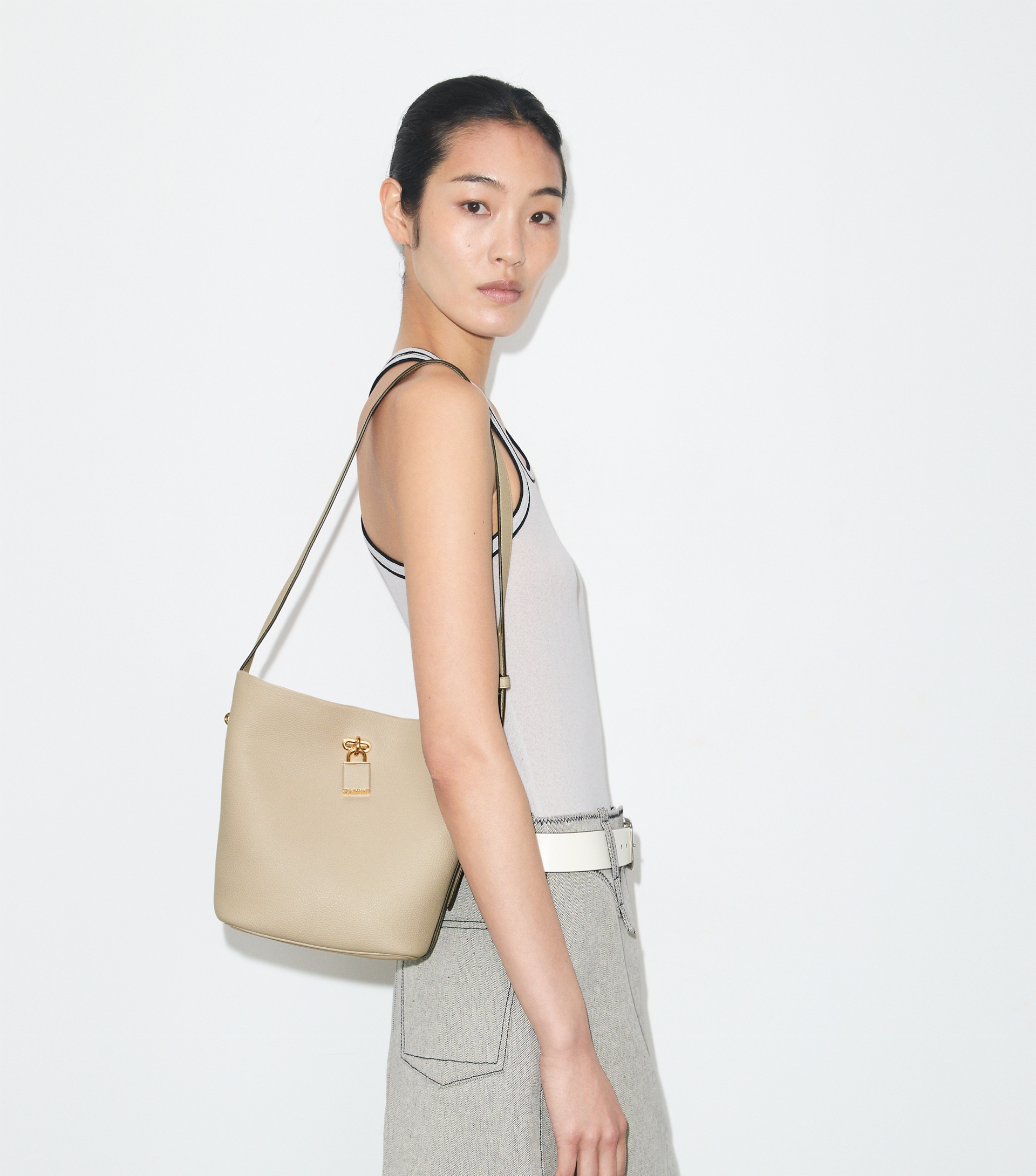 Medium Lock Slim Bucket Bag image number 1
