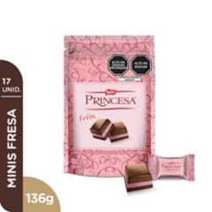 PRINCESA - Chocolate Princesa relleno con crema de fresa en doypack de 17 unidades