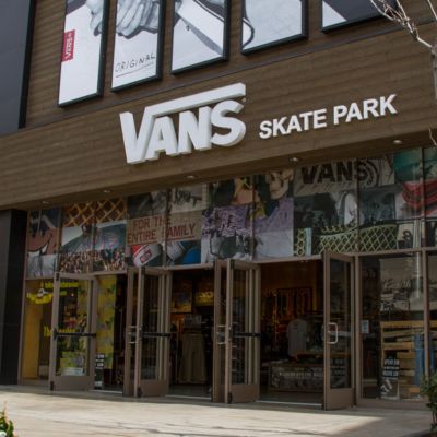 vans store at the outlet mall