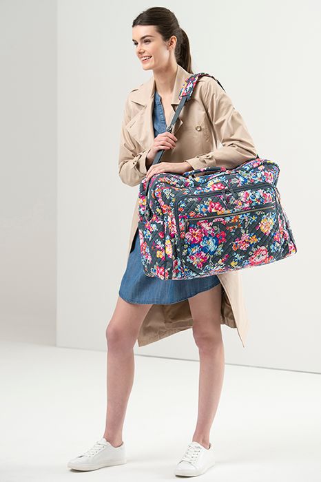 vera bradley iconic grand weekender