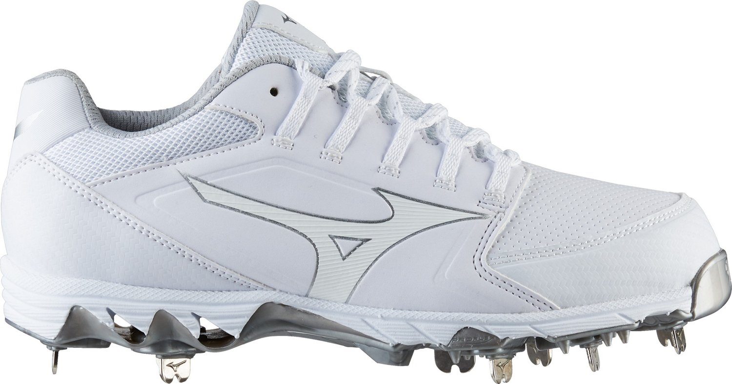 mizuno fastpitch cleats with pitching toe