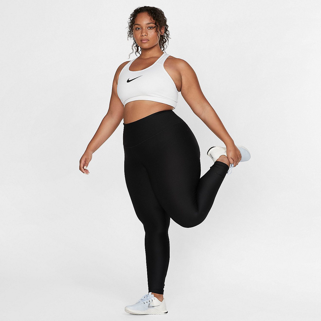 Nike Women's Swoosh Plus Size Medium-Support Sports Bra                                                                          - view number 4